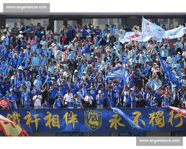 董路自荐执教苏超常州队并观战南京战,坦言 “不做主帅但愿助力” 董路自荐执教苏超常州队并观战南京战,坦言 “不做主帅但愿助力”